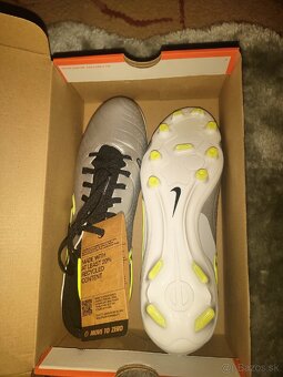 Kopačky Nike LEGEND 10 PRO FG

 - 2