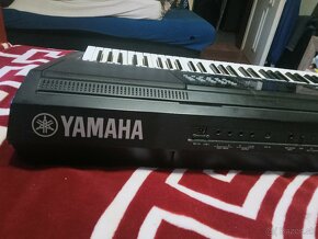 Yamaha psr-s775 - 2