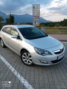 Opel Astra sports tourer - 2