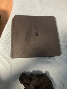 Playstation 4 Slim - 2