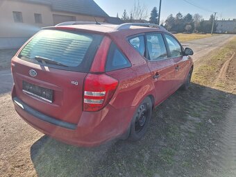 KIA CEED 1,6 BENZÍN 85KW ROK 2010 - 2