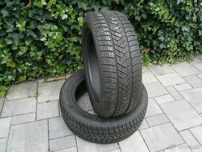 Predám 2x zimné pneu Pirelli 235/55 R19 105HXL - 2