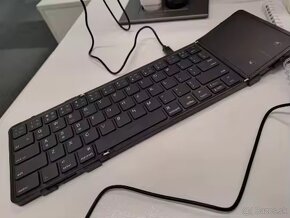 Skladacia bluetooth klávesnica s touchpadom - 2