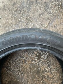 Letne pneu Goodyear 235/45 r18 - 2