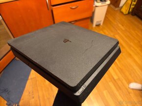 PS4 Slim - 2