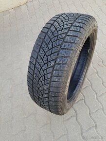 Zimné pneumatiky  Goodyear 215/55R17 - 2