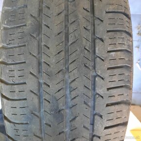 PREDÁM PNEUMATIKY MICHELIN NA DISKOCH 215/65 R 15 C - 2