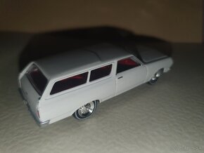 Johny Lightning  Chevrolet Chevelle Wagon - 2