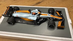 Daniel Ricciardo Mclaren 1:18 - 2