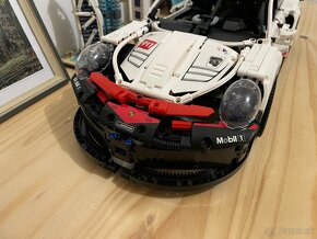 LEGO Porsche 911 RSR 42096 - 2