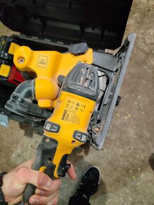 DeWalt Flexvolt DCG200T2 aku fréza+vysávač DCV586MN - 2