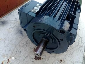 Elektromotor 1,5kW , 1410ot. prírubový. - 2