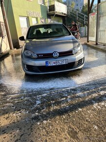 Volkswagen Golf 2.0 TDi - 2