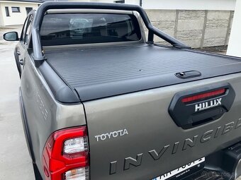 Toyota Hilux roleta s rámom - 2