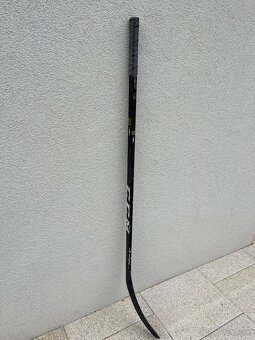 Hokejka ccm ribcore 45K prava p 29 junior - 2