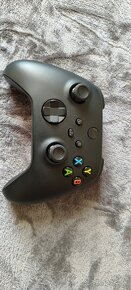 Xbox ovládač - 2