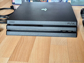 PlayStation 4 Pro 1TB + 2x Ovládač + 4x Hra, AKO NOVÉ - 2