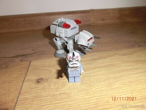 Lego Star Wars AT - AT Microfighter - 2