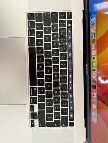 Apple Macbook Pro 16 -  Intel Core i9, 2,8 GHz. Touch Bar. - 2