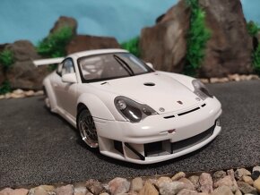 prodám model 1:18 porsche 911 GT3 RSR 996 plain body version - 2