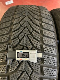 Zimne Pneu Uniroyal 225/40 R19 93W XL Dot:2022 - 2