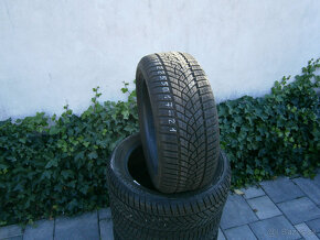 Predám 4x zimné pneu Goodyear 225/50 R17 98HXL - 2