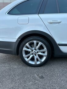 Škoda Superb 2 Combi 2.0 TDI 103kw Scout Panorama,BI-xenon - 2