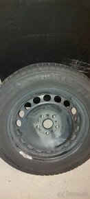 Predam zimne pneu. na diskoch 215/60R16 - 2