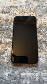 Apple iPhone 11 64GB - 2