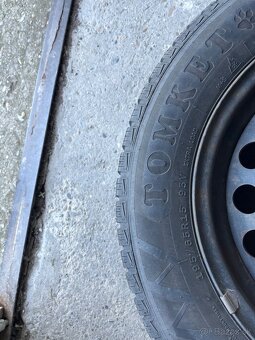 Celorcne pneu 195/65 R15 - 2