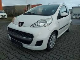 Peugeot 107 1.0i rok 20010 biely 3 dverovy - 2