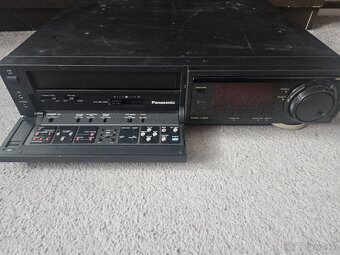 Darujem videorekordér Panasonic S-VHS na diely - 2