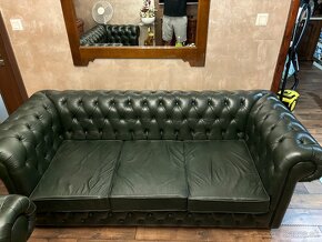 Predám 3 sedačku originál chesterfield rozkladacia. - 2