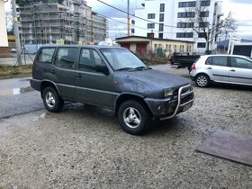 Nissan Terrano 2   2,7 74KW - 2