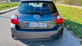 Toyota Auris 1.33 benzin rv2012 - 2