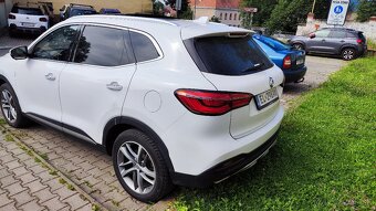 Predám MG EHS plugin hybrid, 4r zaruka. 2022. Spotreba 2,5l - 2