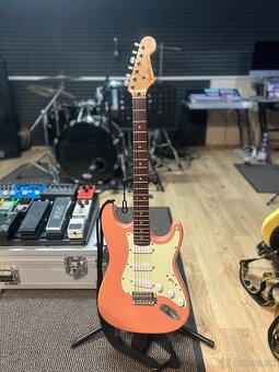 Fender stratocaster - 2