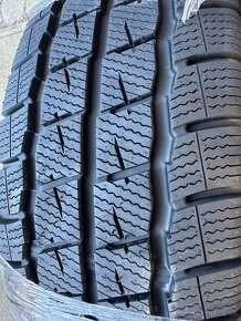 215/70 R15C Sunny Zimné - 2