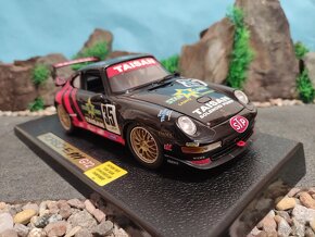 prodám model 1:18 porsche 911 GT2 - 2