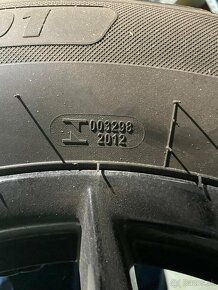 Land Rover 235/65 r17 - 2