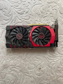 R9 380 4G - 2