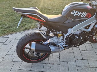 Aprilia Tuono V4 - 2