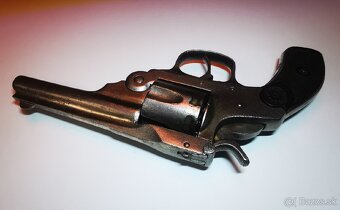 Revolver typu Smith & Wesson, cal. 380 CF - 2