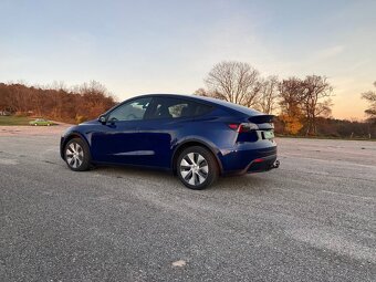 Tesla Model Y 9/2023 AWD Long Range DualMotor + ťažné - 2