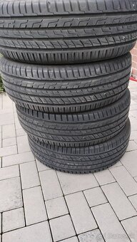 Predám letné pneu.215/60r17 - 2