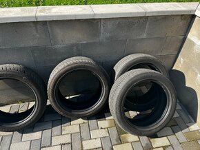 245/45 R18 - 2