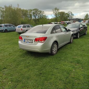 Chevrolet Cruze Sedan 1.6 16V (124 Hp) 2011 - 2