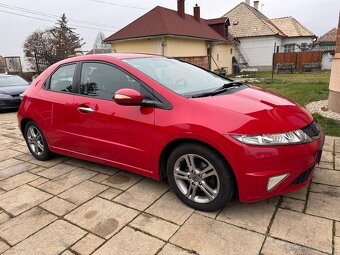 Honda Civic 1.4i, VTEC, benzin, rok 2011 - 2