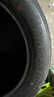 235/50 R20 - 2