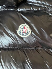 Moncler Vesta, funguje NFC - 2